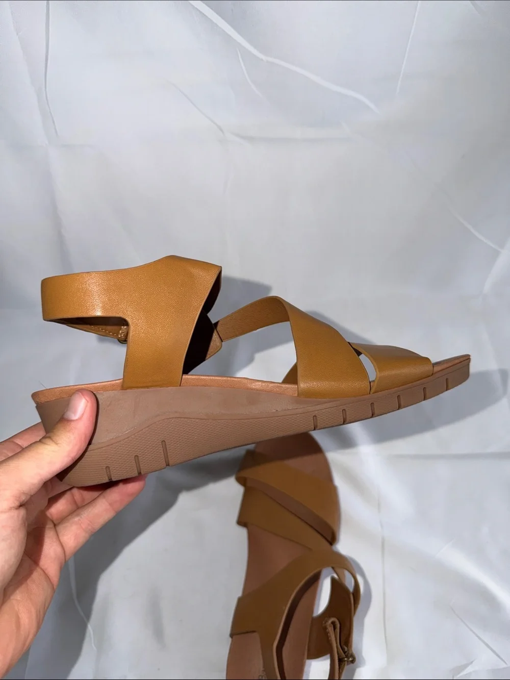 Baretraps Caley Caramel Tan Crisscross Strappy Comfort Platform Wedge Sandals 10